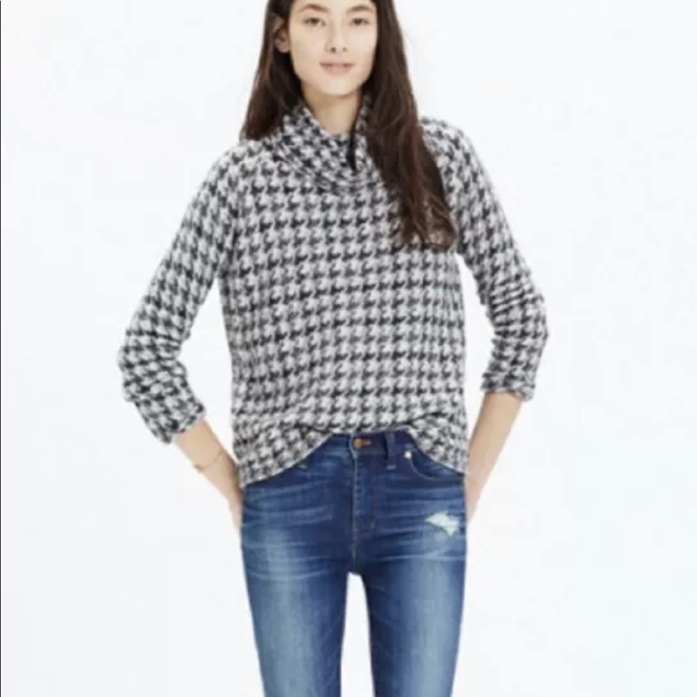 Madewell▫️ Houndstooth turtleneck sweater